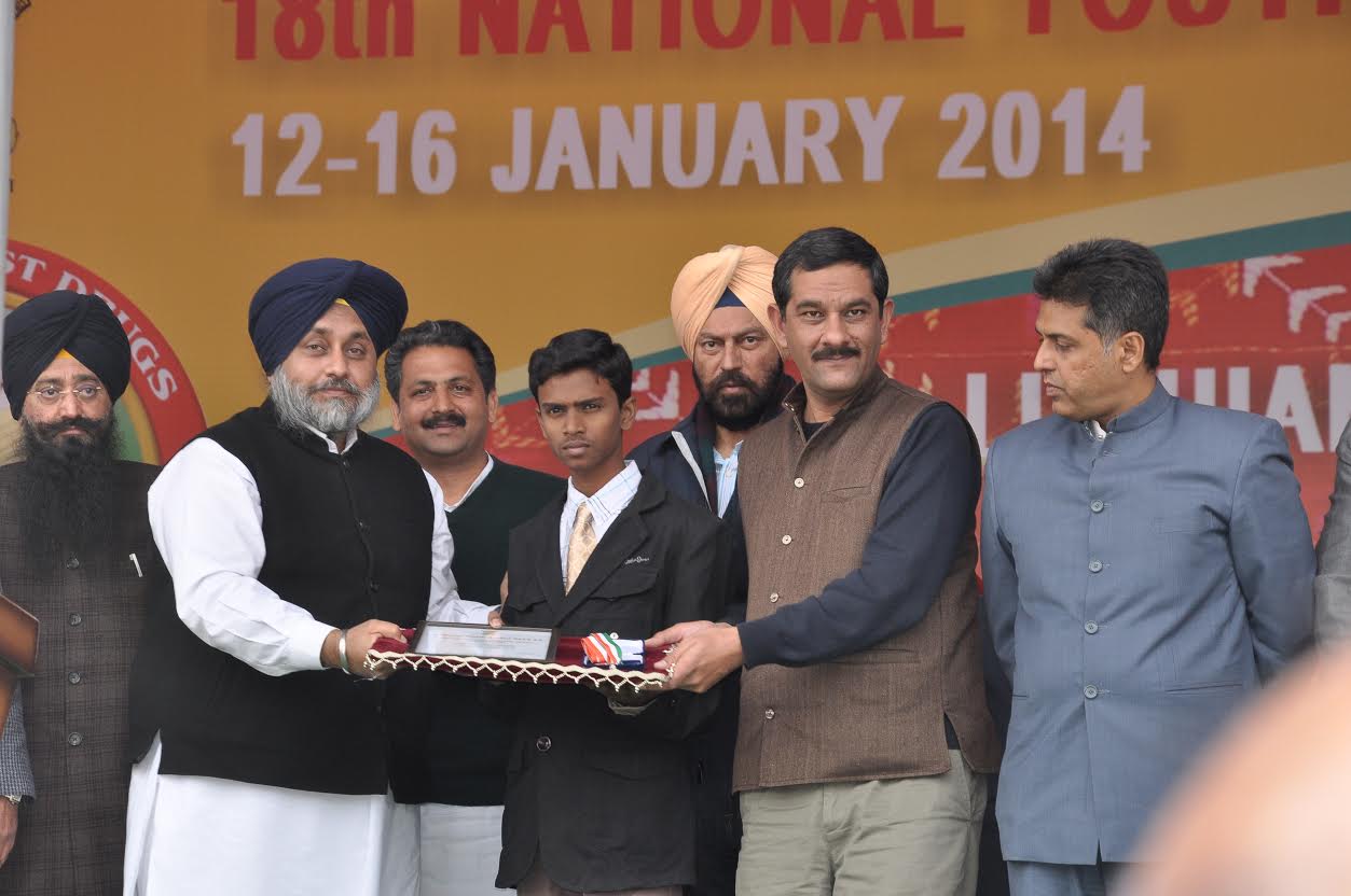 YOUNGEST MAGICIAN RECEIVED NATIONAL YOUTH AWARD