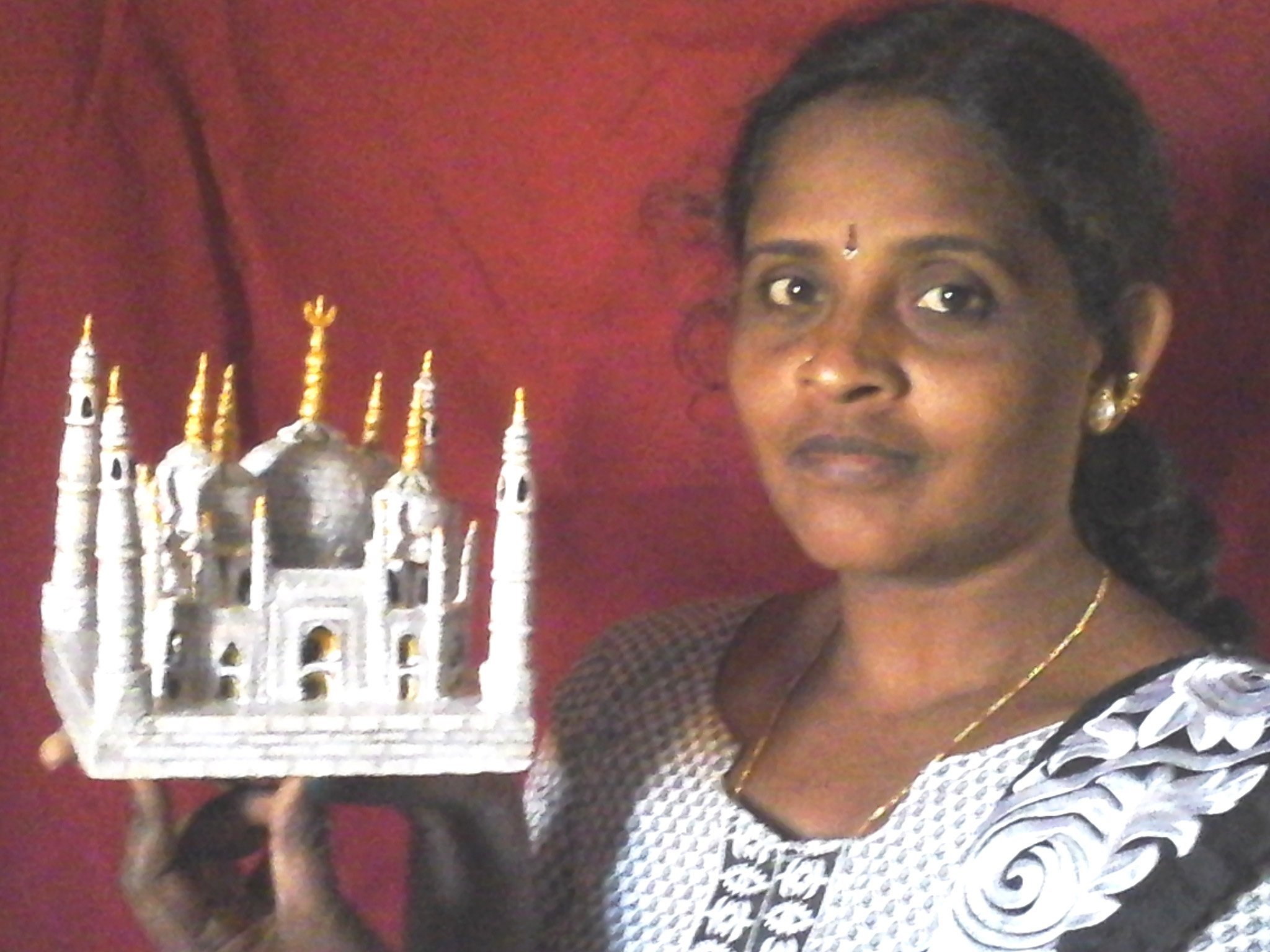 TAJ MAHAL IDOL MADE WITH ASH POWDER