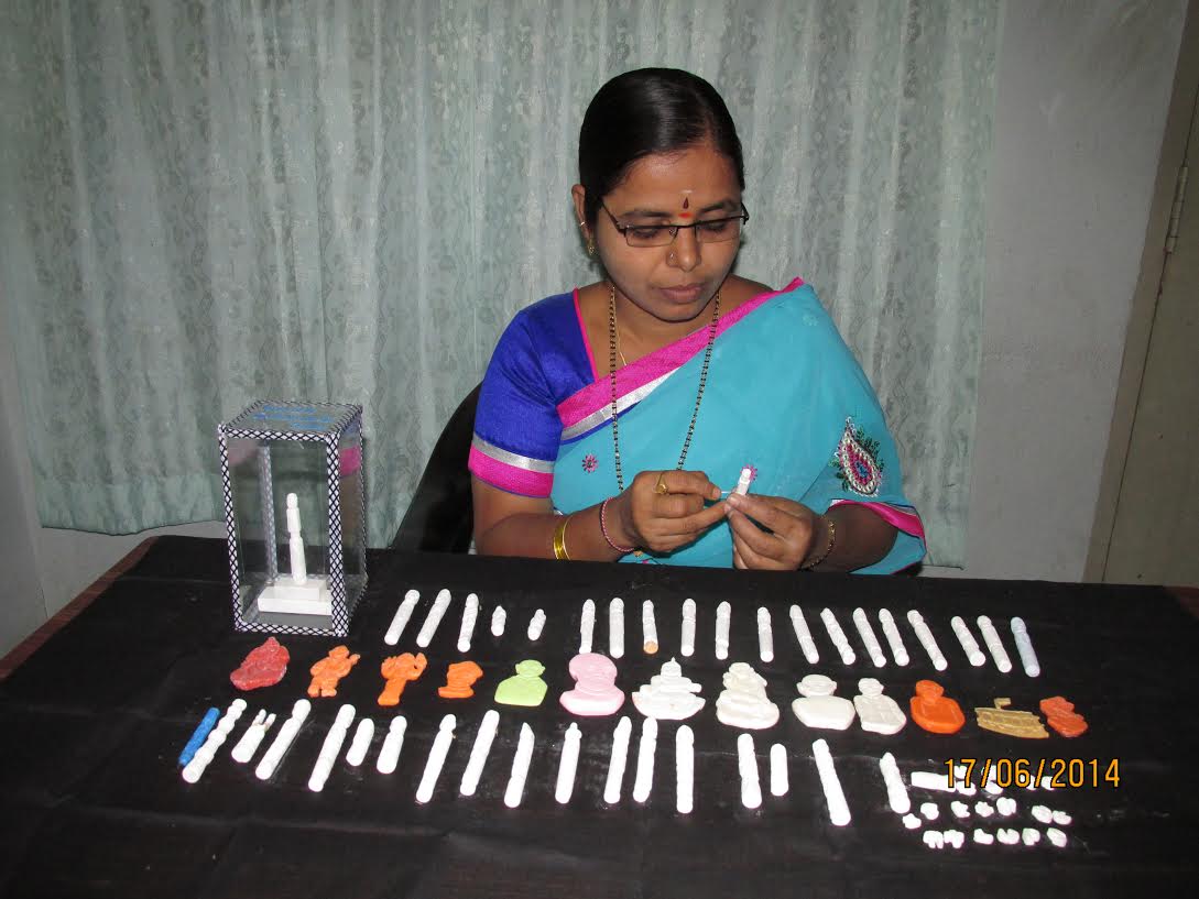 MINIATURE CARVING WORKS ON CHALK PIECE AND SOAPS