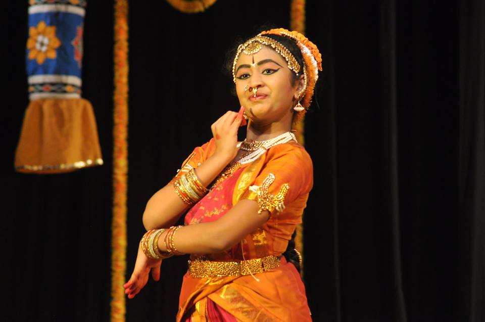 NON STOP TRADITIONAL DANCE PERFORMANCE IN THE YOUNGEST AGE
