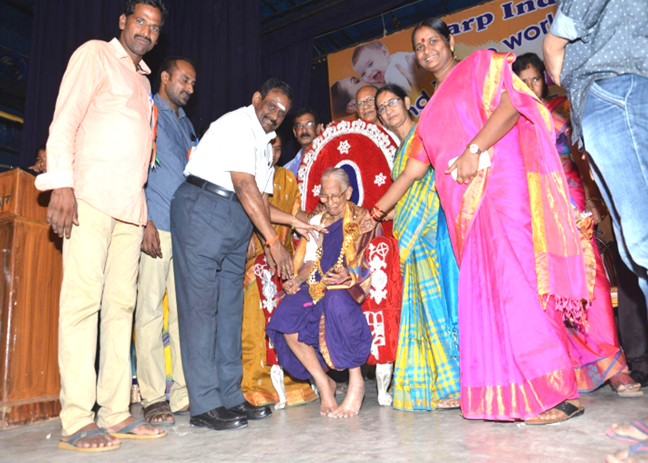MOTHERS DAY EVENT CELEBRATED WITH 1116 MOTHERS IN SINGLE VENUE