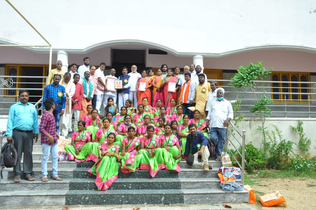 MOST NUMBERS OF  PERSONALITIES RECEIVED FELICITATIONS ON A SINGLE STAGE WITH WEARING OF TRADITIONAL DRESS
