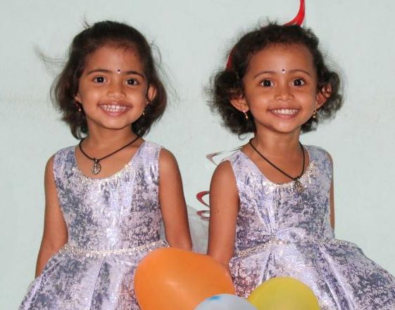TWIN SISTERS PERFORMING TELUGU SLOKAS,POEMS AND TELUGU YEARS WITH THE SAME TIMING